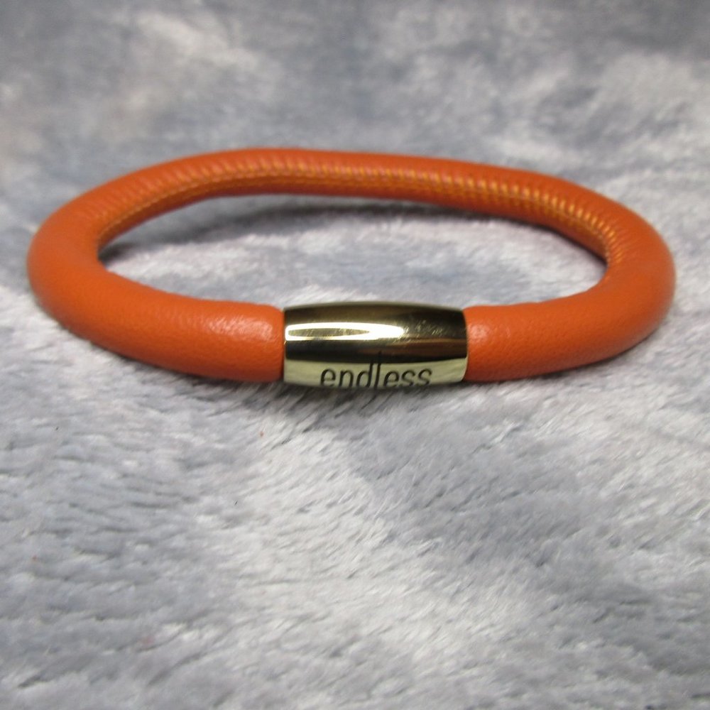 Endless Single Coral Leather Bracelet Gold Clasp By JLO 8 inch NEW A58